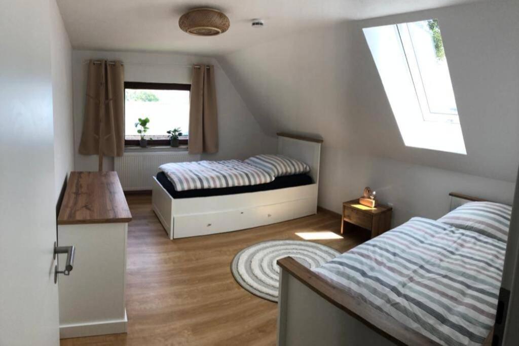 Ruhig gelegene, top moderne Ferienwohnung Neuhaus an Der Eger Buitenkant foto