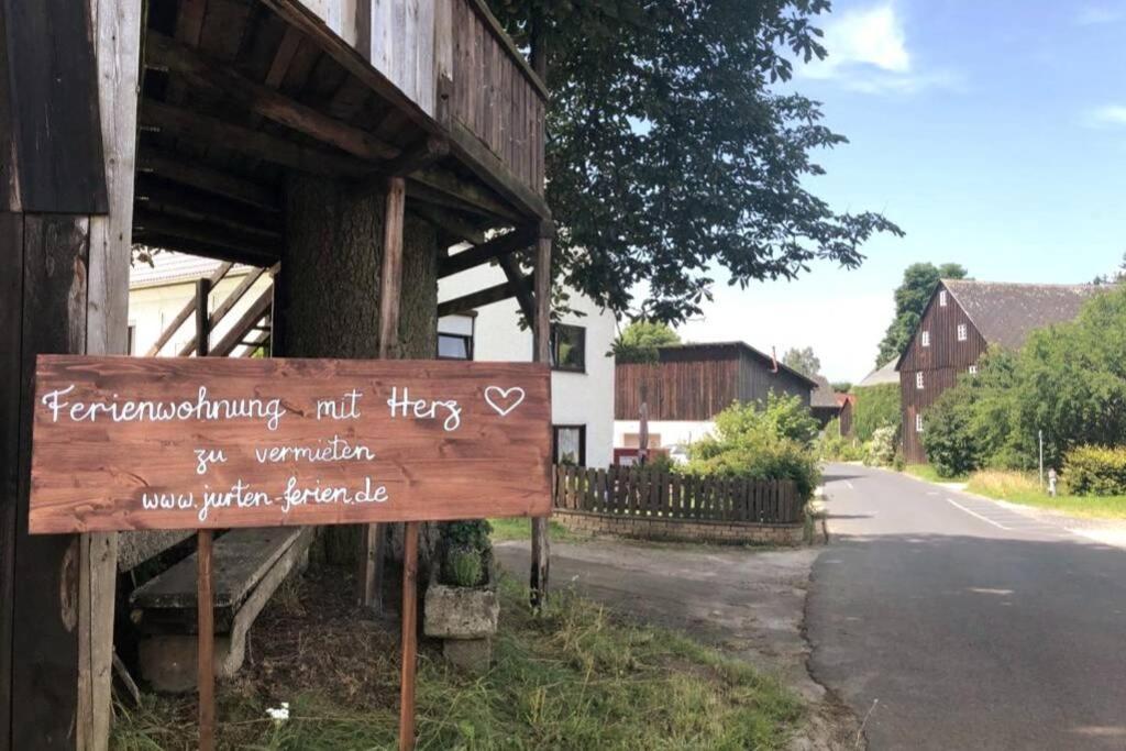 Ruhig gelegene, top moderne Ferienwohnung Neuhaus an Der Eger Buitenkant foto