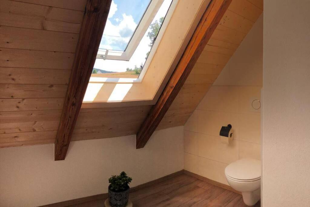 Ruhig gelegene, top moderne Ferienwohnung Neuhaus an Der Eger Buitenkant foto